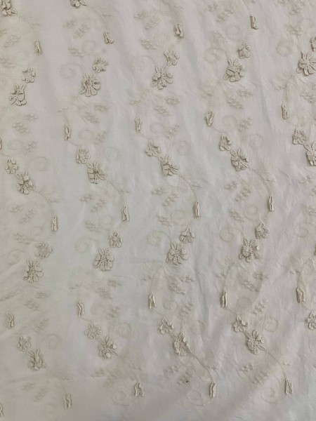 Bordado de Aspecto Natural Creme (Cotton 3D Garden) Bordado de Aspecto Natural Creme (Cotton 3D Garden)