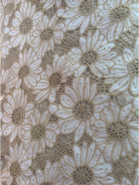 Bordado de Aspecto Natural Bege (Cotton Richelieu)