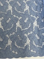 Bordado de Aspecto Natural Azul Serenity (Richelieu)
