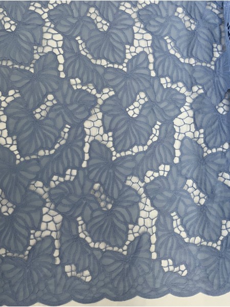 Bordado de Aspecto Natural Azul Serenity (Richelieu)
